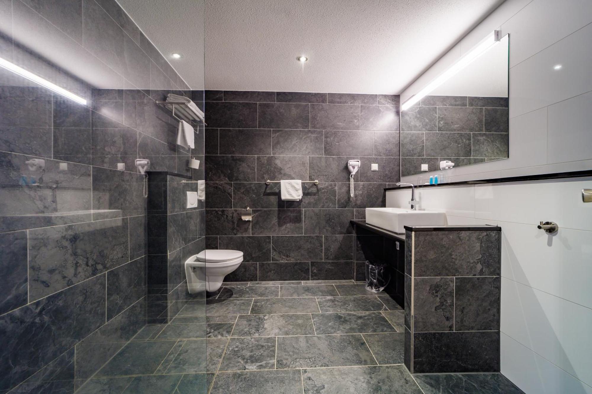 บาสเตียน โฮเต็ล อะเปลดอร์น เฮ็ท ลู Hotel อาเพลดอร์น ภายนอก รูปภาพ