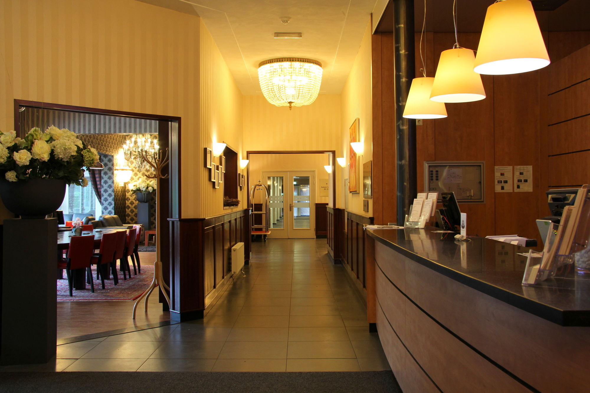 บาสเตียน โฮเต็ล อะเปลดอร์น เฮ็ท ลู Hotel อาเพลดอร์น ภายนอก รูปภาพ